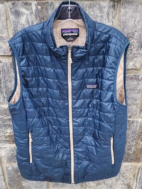 Patagonia Nano Puff Men's Navy Quilted Packable Vest with Cream Trim Size Large